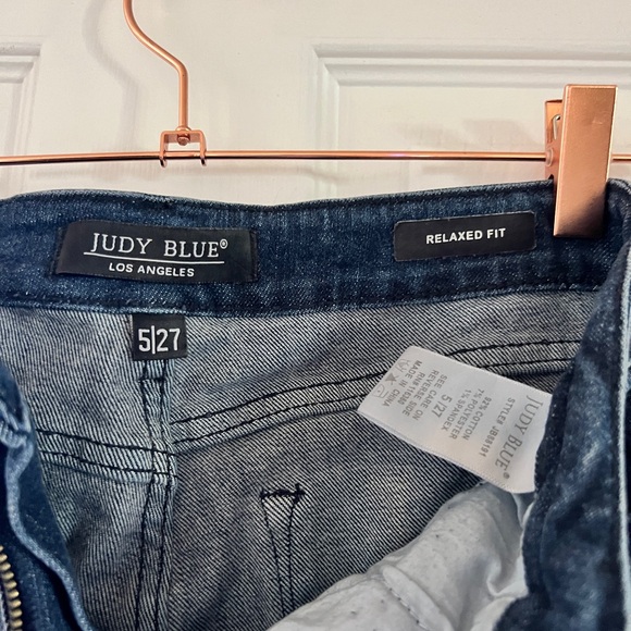 Judy Blue Relaxed Fit 5/27 Jeans - Picture 4 of 5
